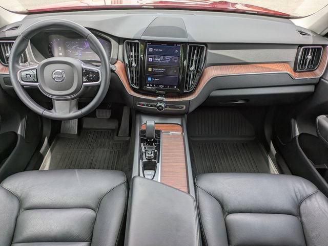Certified 2023 Volvo XC60 B5 Plus AWD/4WD image 18