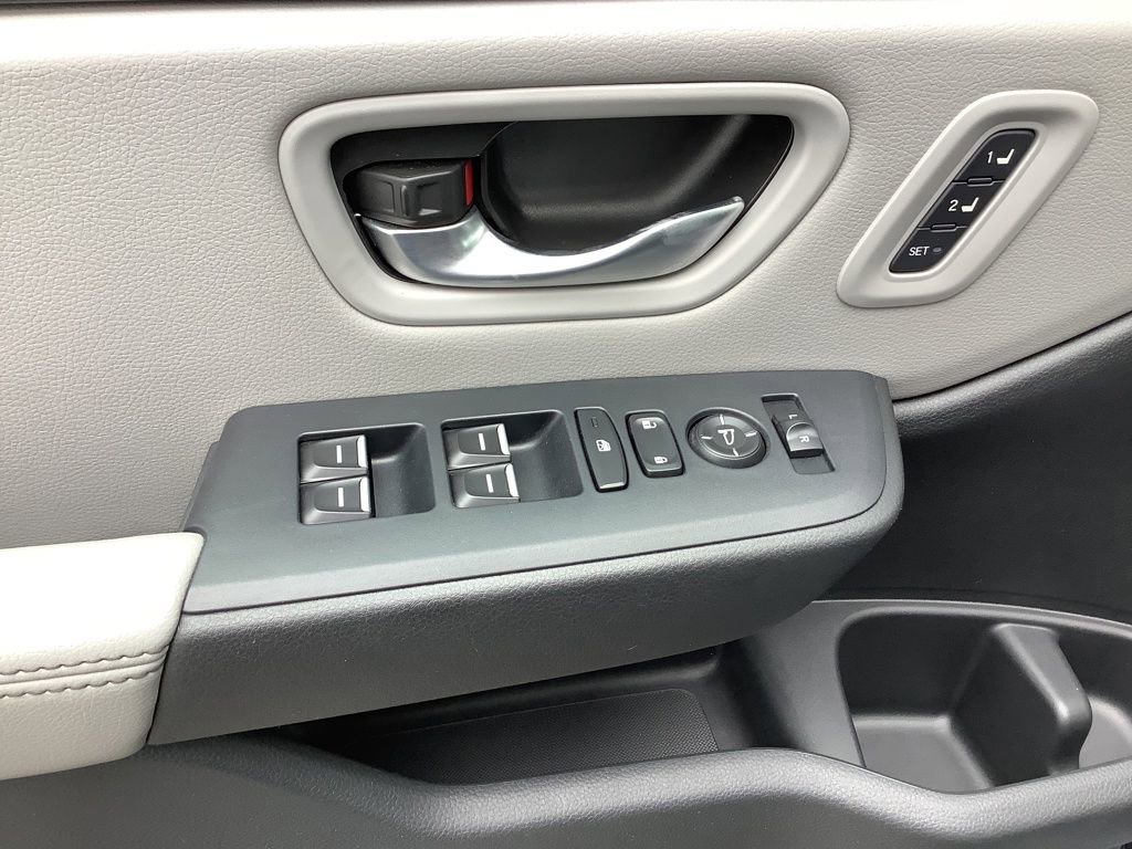 Used 2024 Honda Pilot EX-L image 13