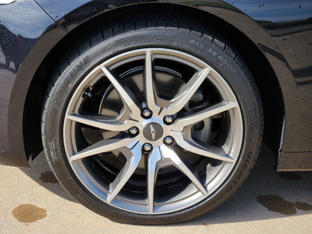 Used 2023 Genesis G70 2.0T AWD/4WD image 16