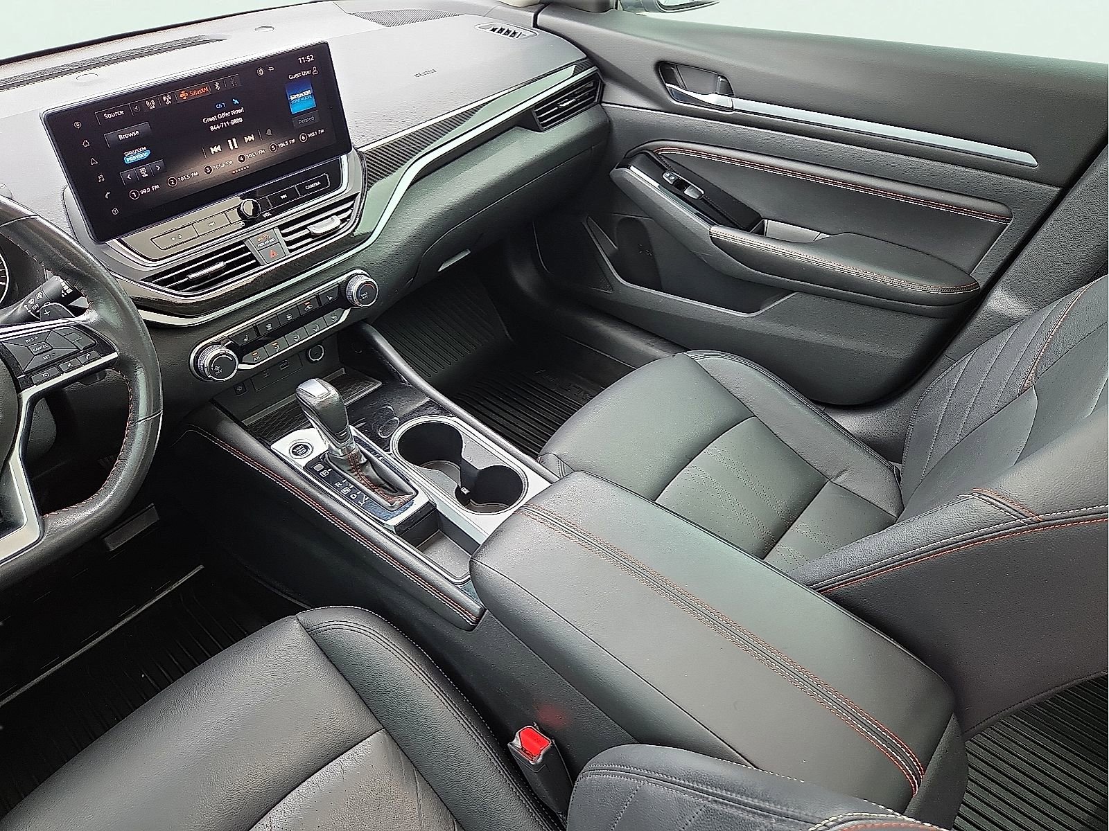 Used 2023 Nissan Altima 2.5 SR w/ SR Premium Package FWD image 12