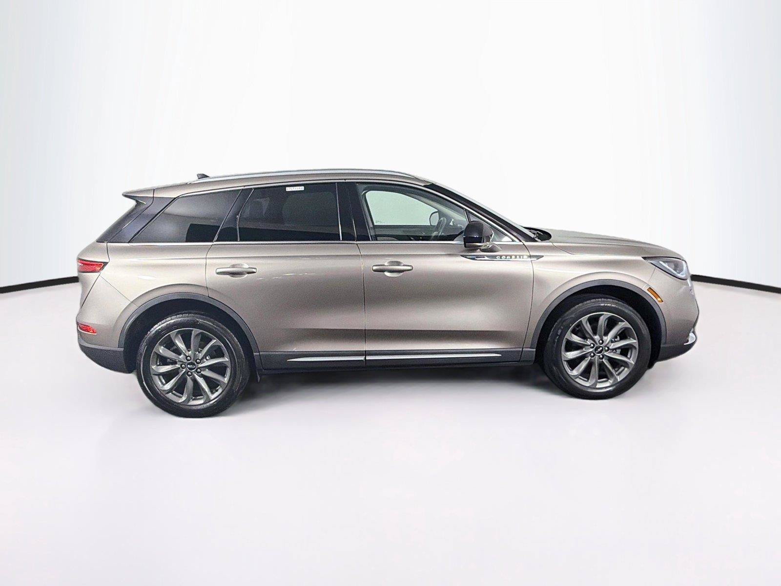 Used 2021 Lincoln Corsair AWD w/ Premium Package image 12