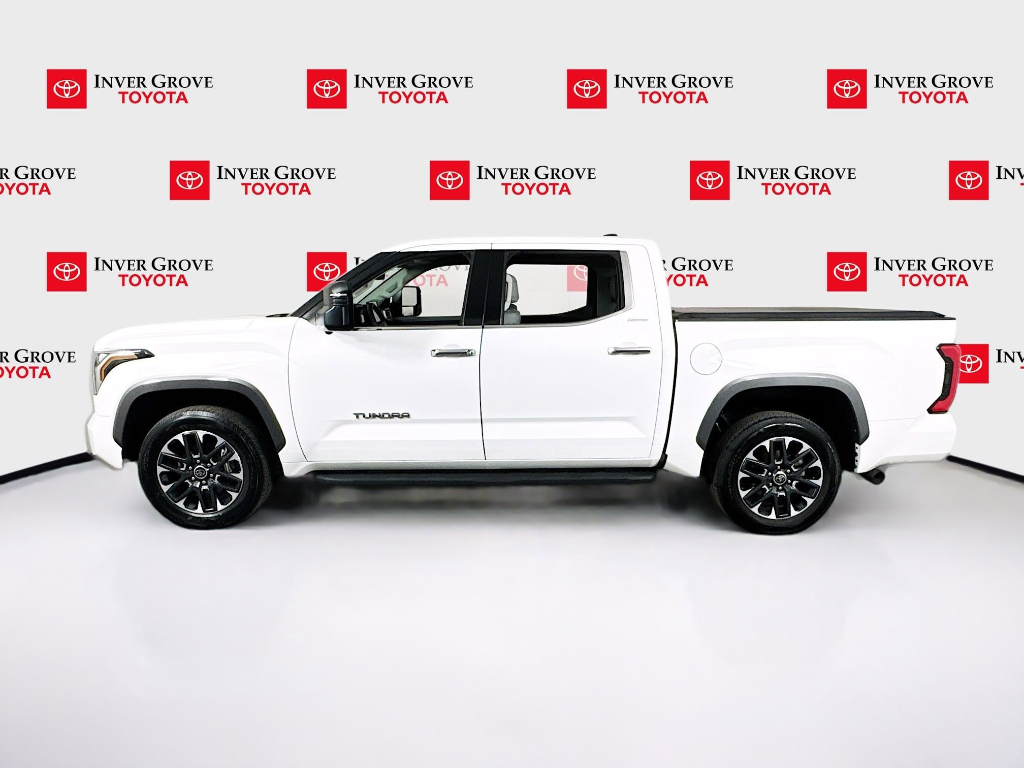 Used 2023 Toyota Tundra Limited AWD/4WD image 8