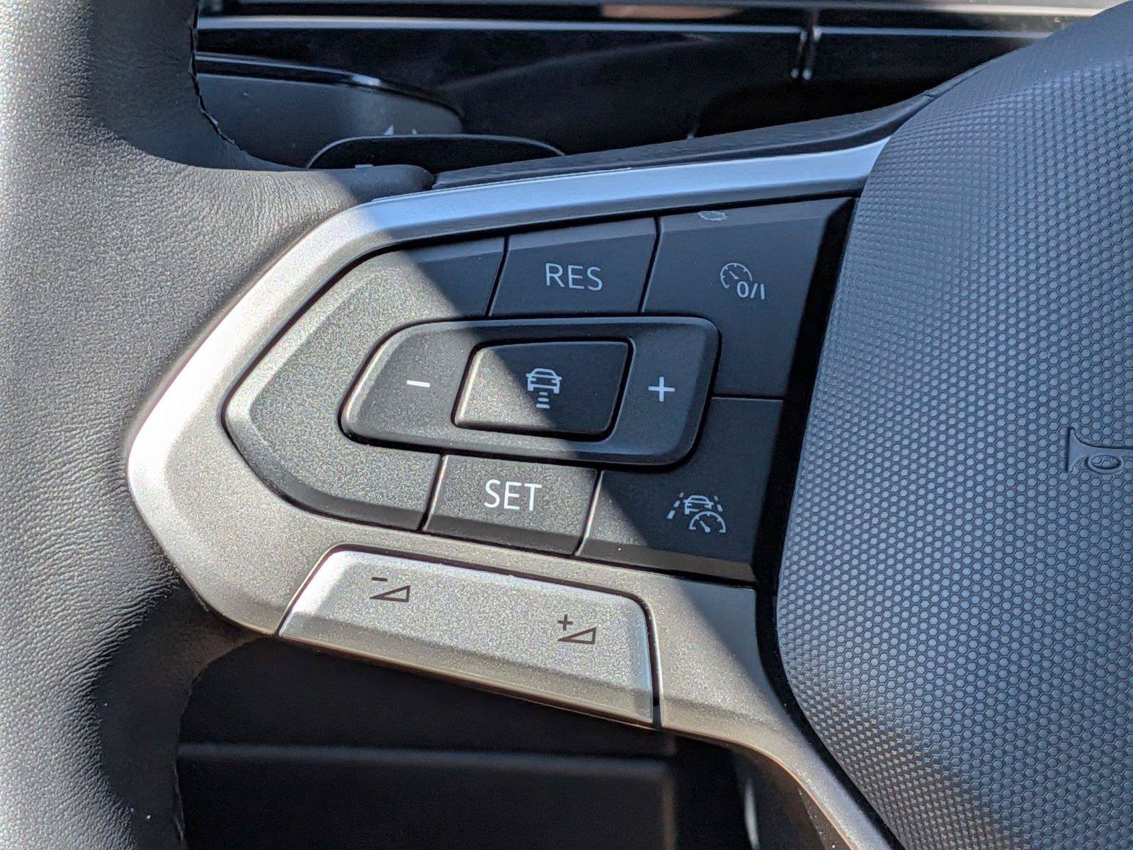 Used 2026 Volkswagen Atlas Cross Sport SEL Premium R-Line AWD/4WD image 17