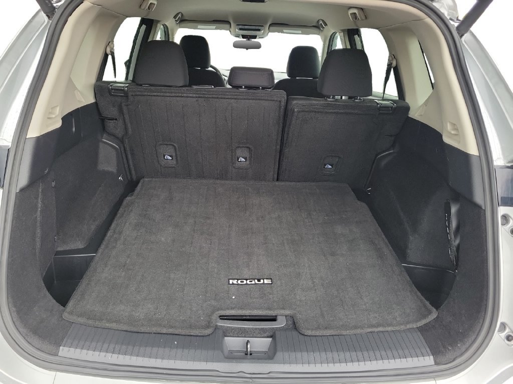 Used 2025 Nissan Rogue SV FWD image 25