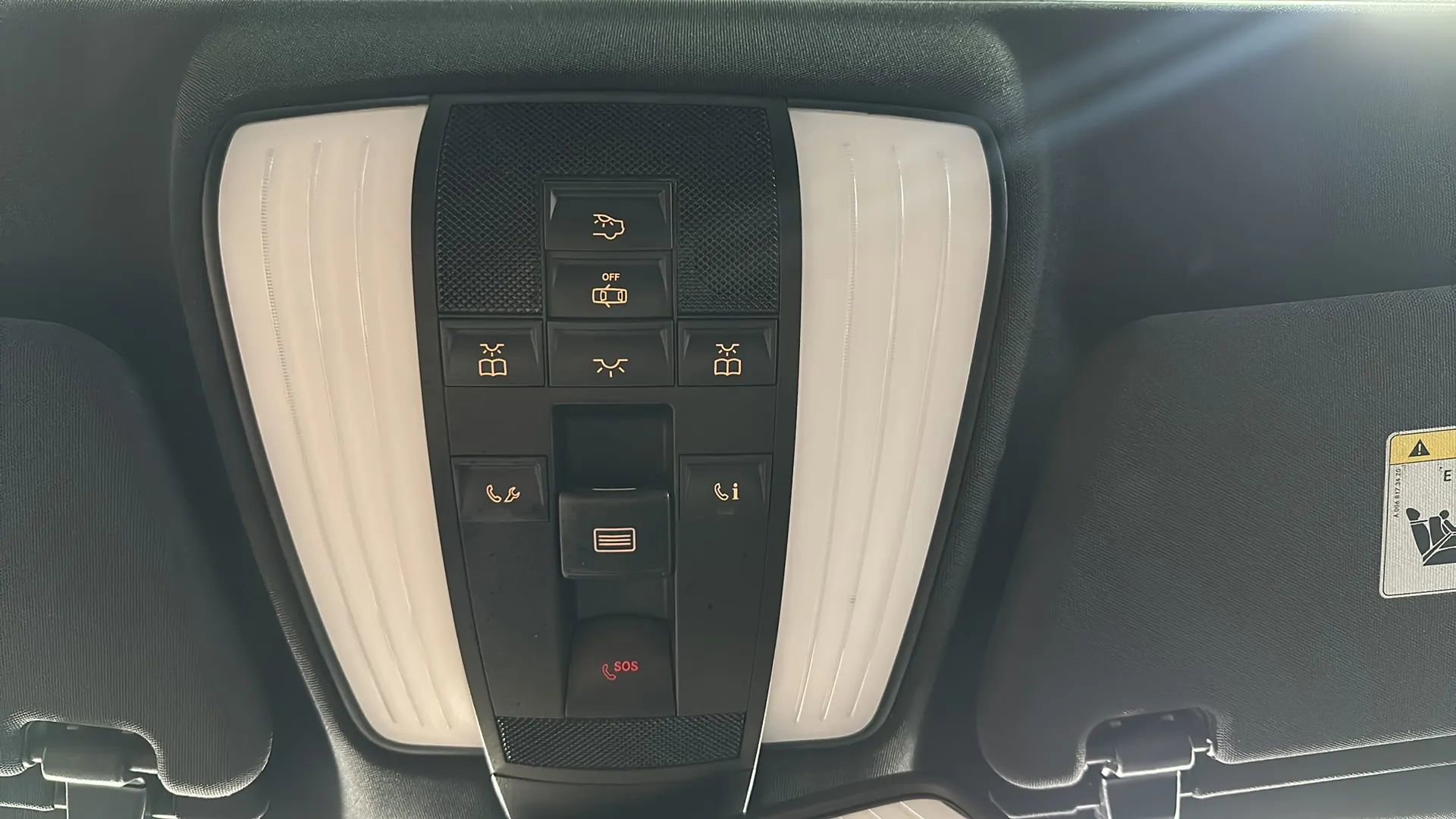 Used 2016 Mercedes-Benz E 400 4MATIC Sedan image 26