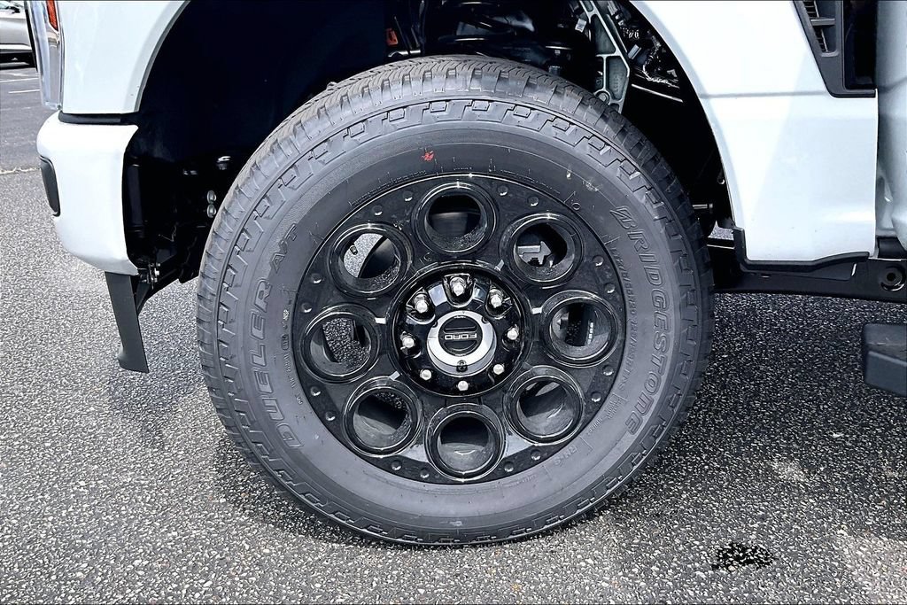 New 2026 Ford F250 Lariat w/ Black Appearance Package AWD/4WD image 12