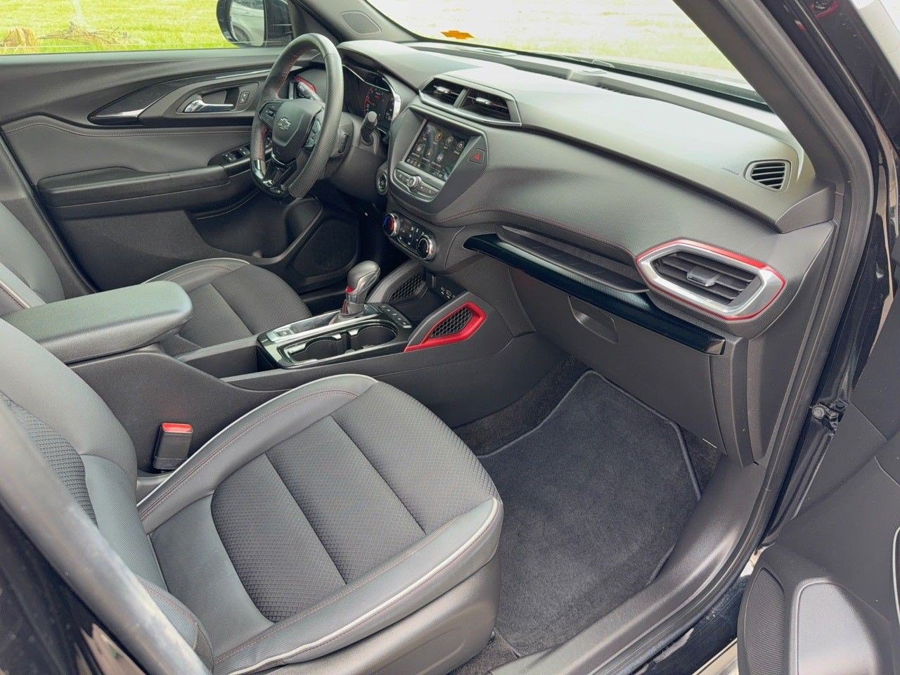 Used 2023 Chevrolet TrailBlazer RS AWD/4WD image 31