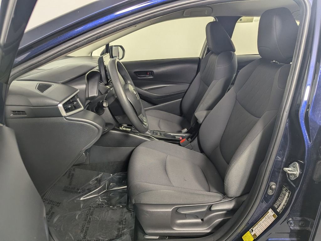 Used 2022 Toyota Corolla LE FWD image 11