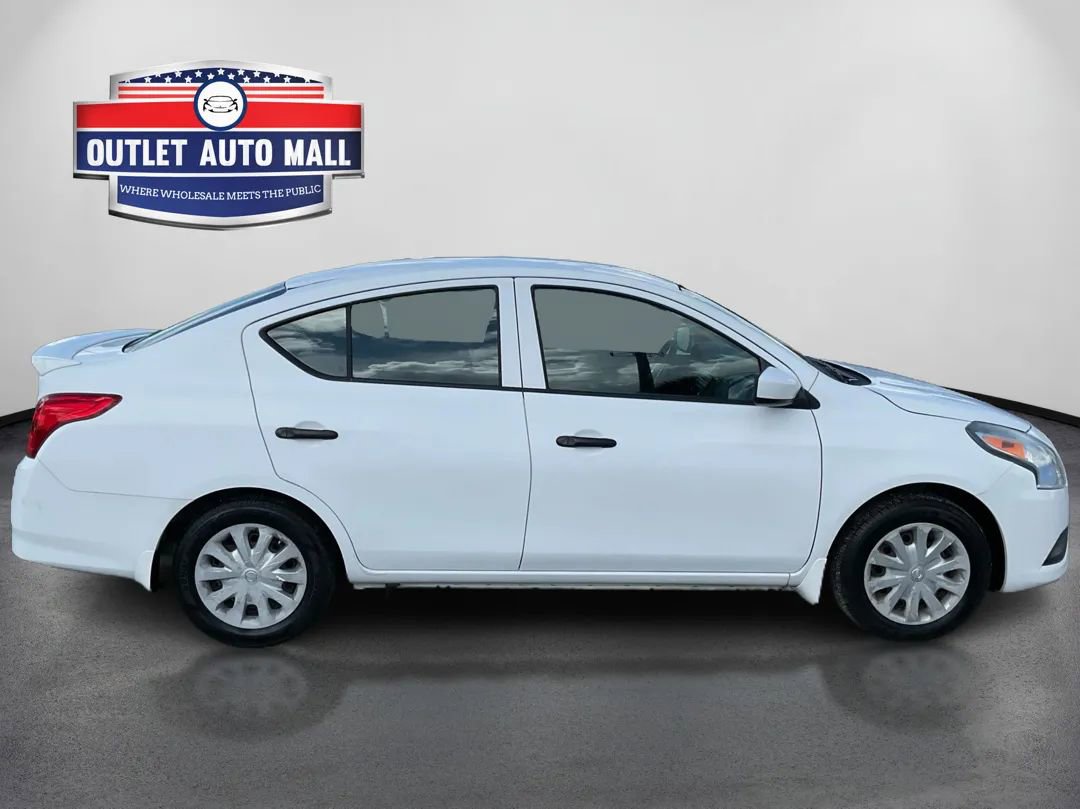 Used 2016 Nissan Versa S Plus FWD image 2