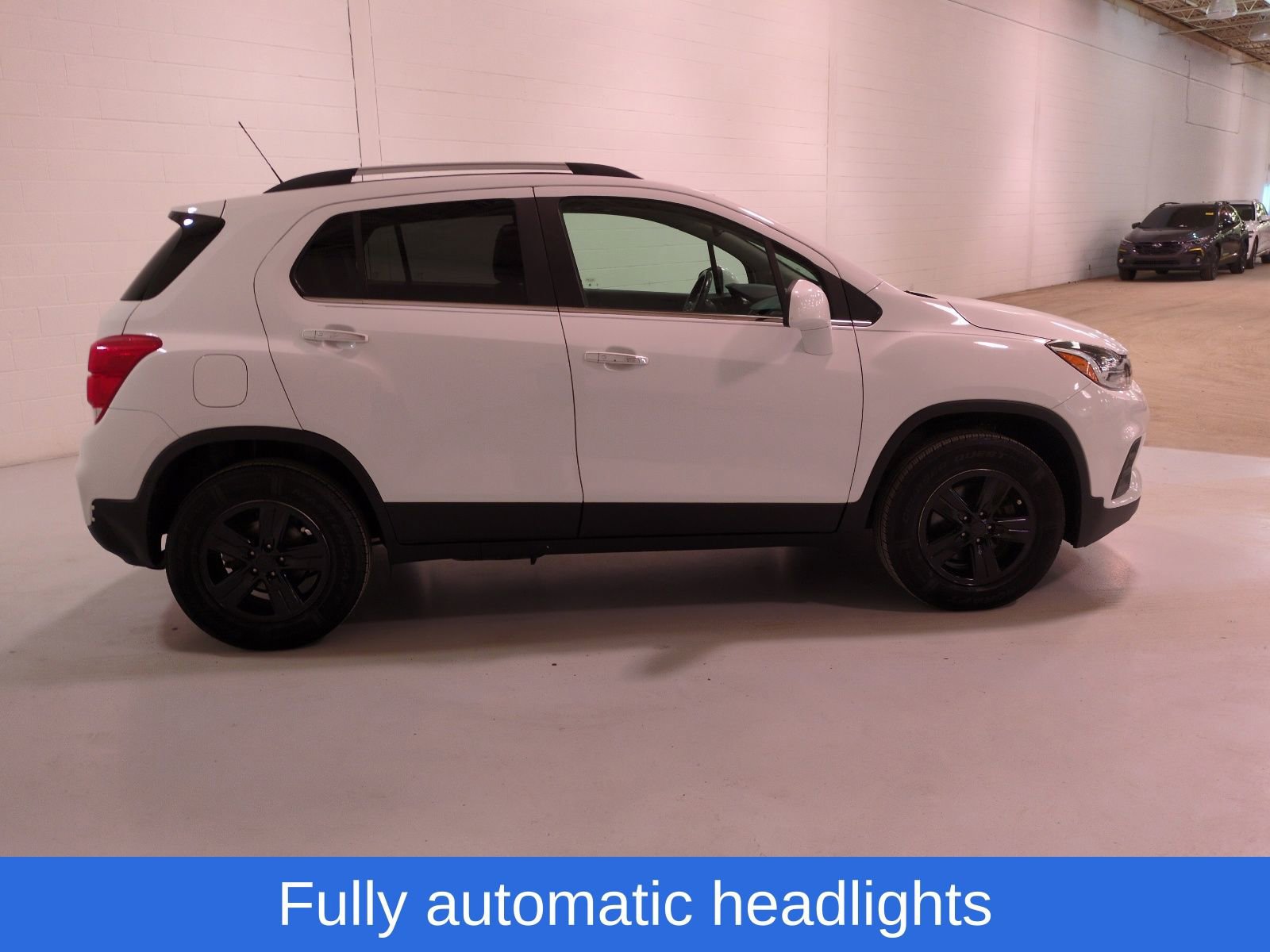 Used 2018 Chevrolet Trax LT w/ LT Convenience Package AWD/4WD image 3