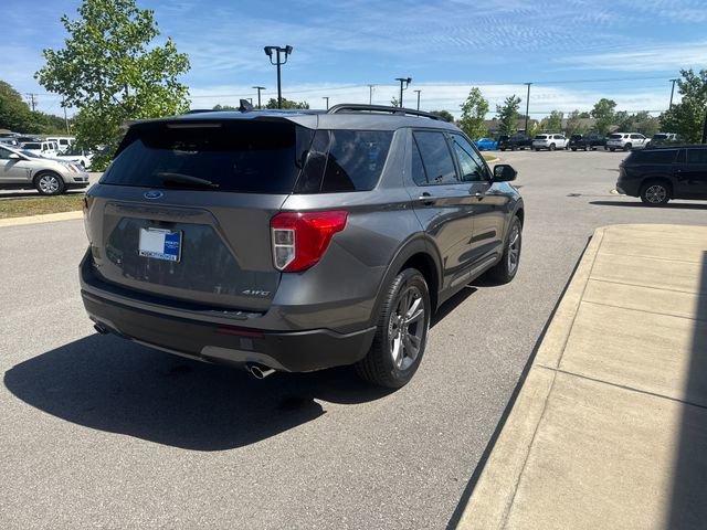 Used 2023 Ford Explorer XLT w/ Equipment Group 202A AWD/4WD image 4