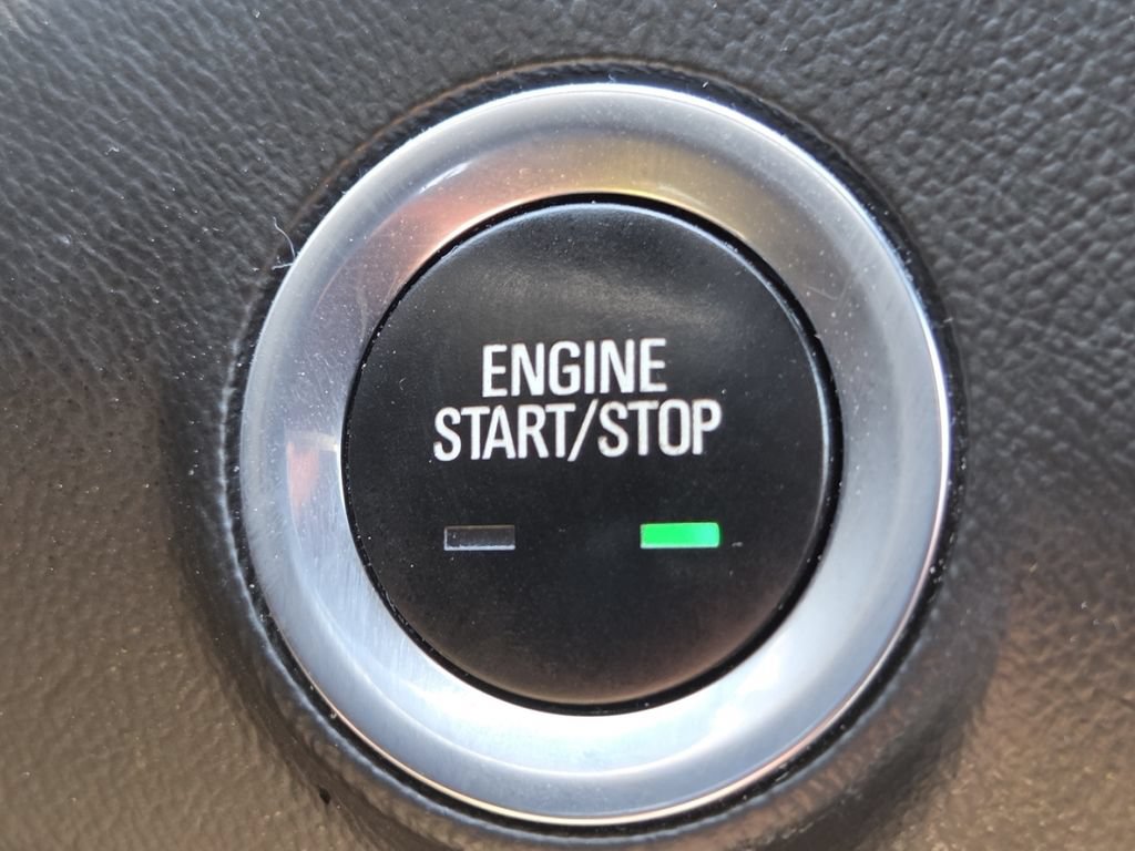 Used 2020 GMC Terrain SLE w/ Driver Convenience Package FWD image 31