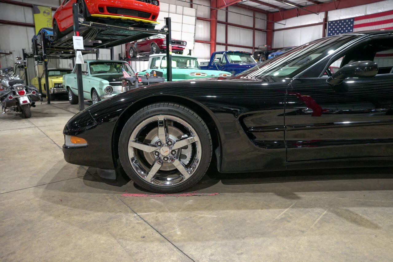 Used 1998 Chevrolet Corvette Coupe w/ Memory Pkg RWD image 3