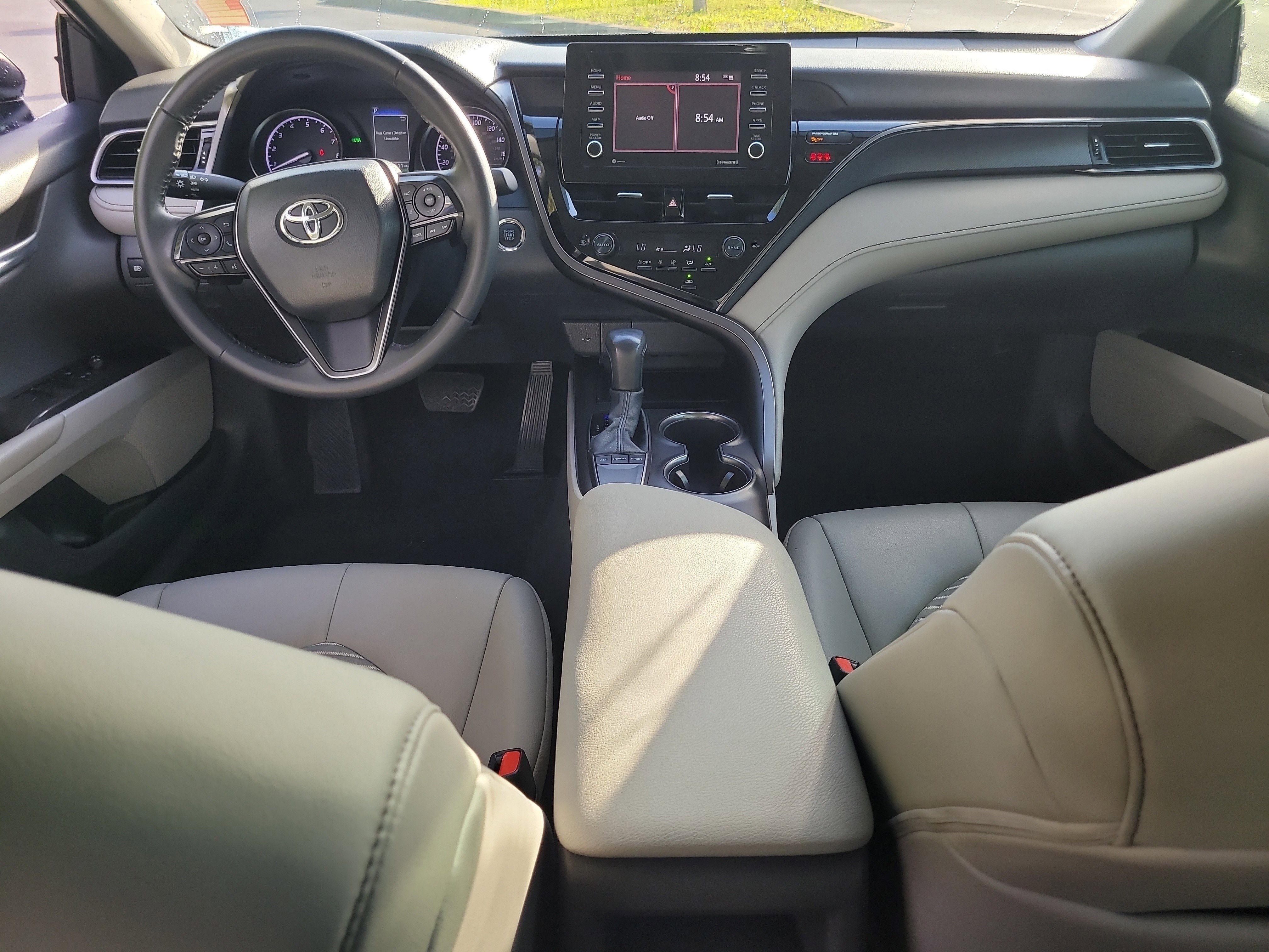 Used 2024 Toyota Camry SE w/ Convenience Package image 14