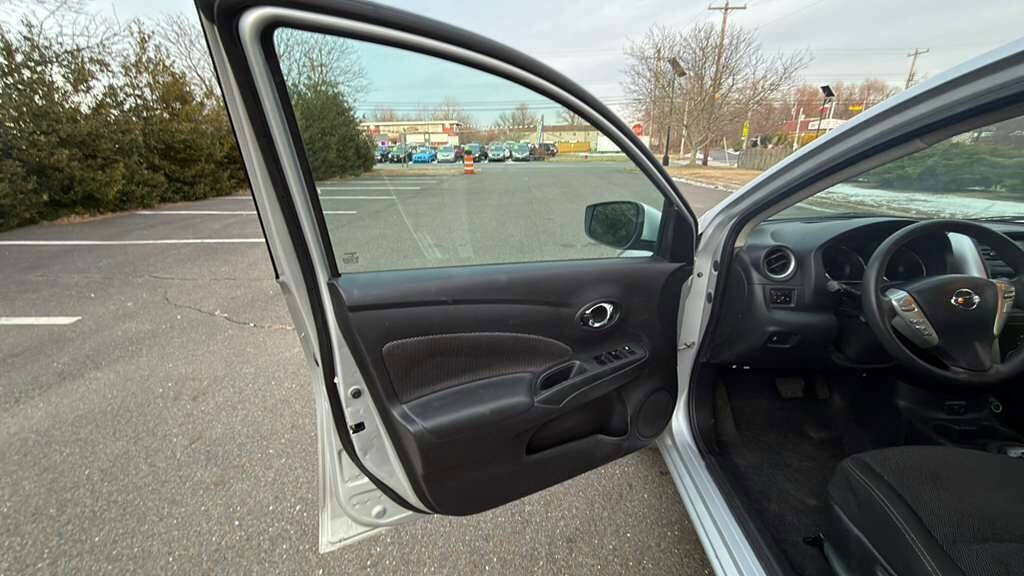 Used 2018 Nissan Versa SV image 16