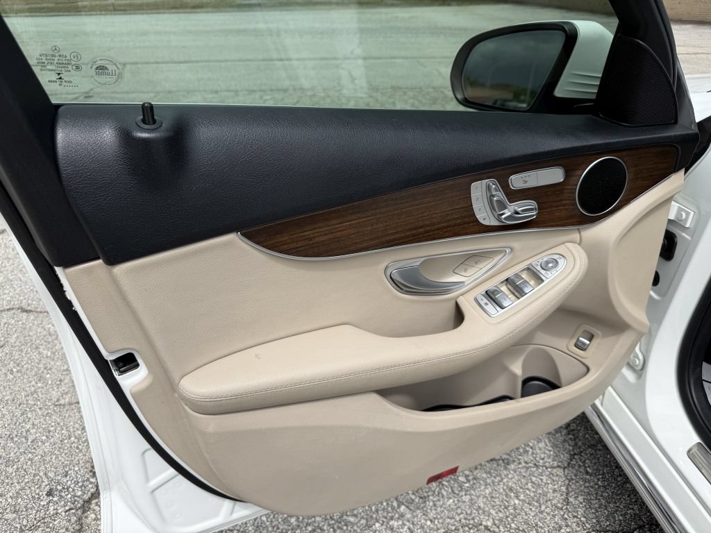 Used 2019 Mercedes-Benz C 300 Sedan w/ Premium Package image 18