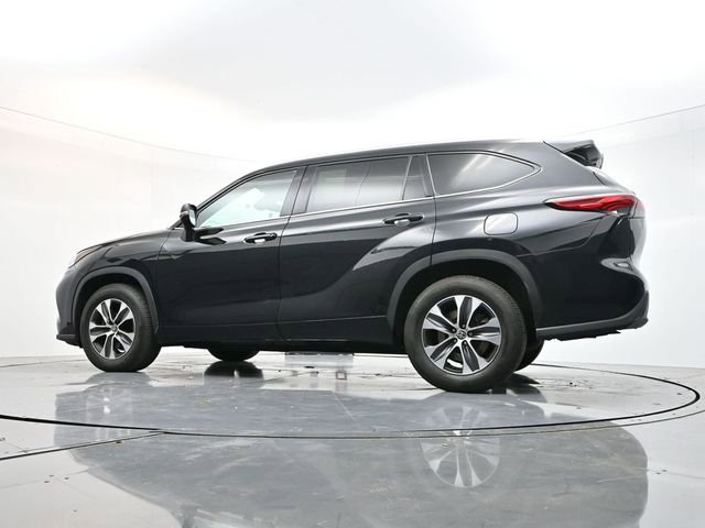 Used 2022 Toyota Highlander XLE image 46