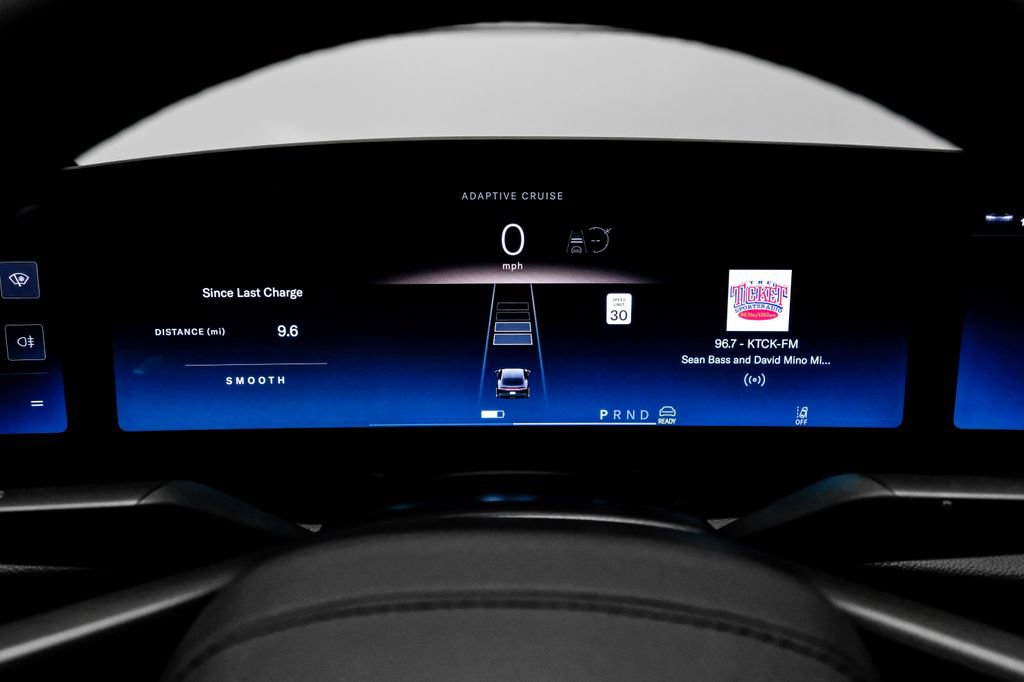 Used 2025 Lucid Air Touring image 27