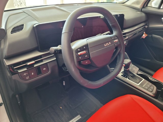 New 2026 Kia Sportage EX FWD image 9