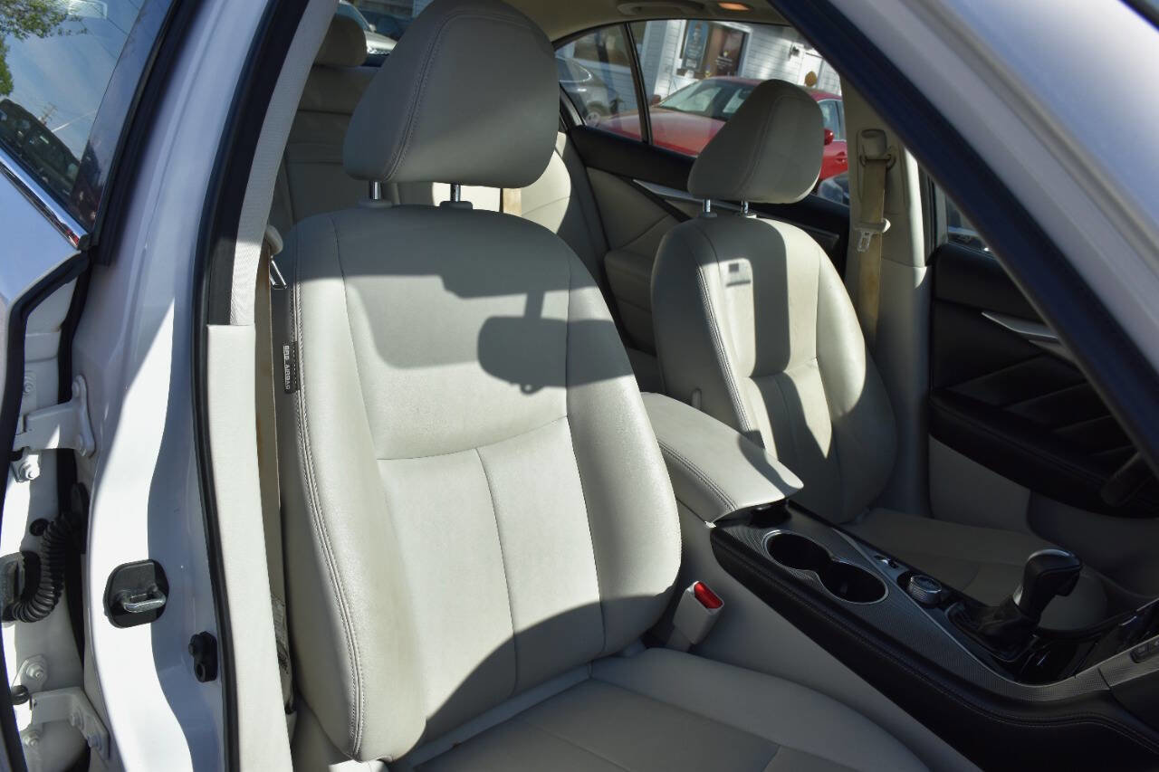 Used 2015 INFINITI Q50 Premium w/ Navigation Package AWD/4WD image 22