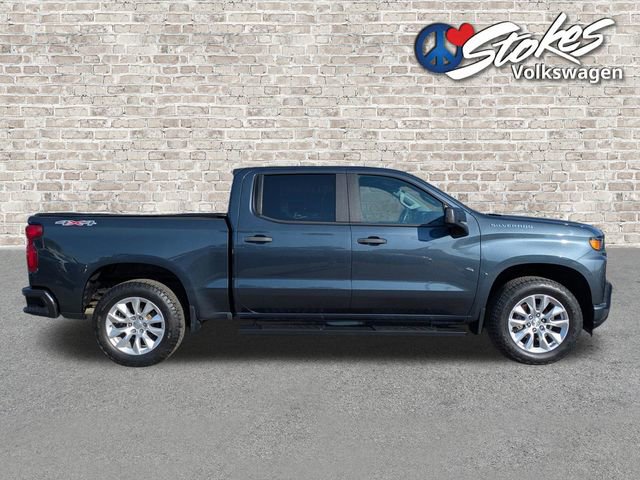 Used 2019 Chevrolet Silverado 1500 Custom w/ Custom Convenience Package AWD/4WD image 3