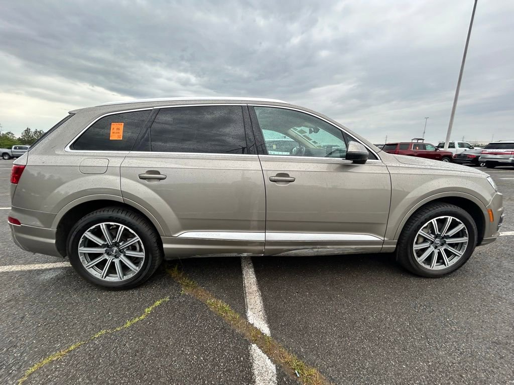 Used 2017 Audi Q7 3.0T Prestige AWD/4WD image 6