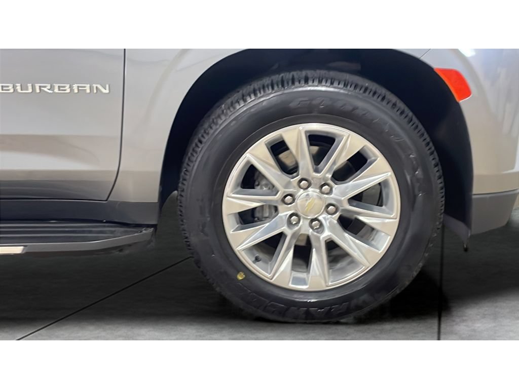 Used 2021 Chevrolet Suburban Premier AWD/4WD image 21