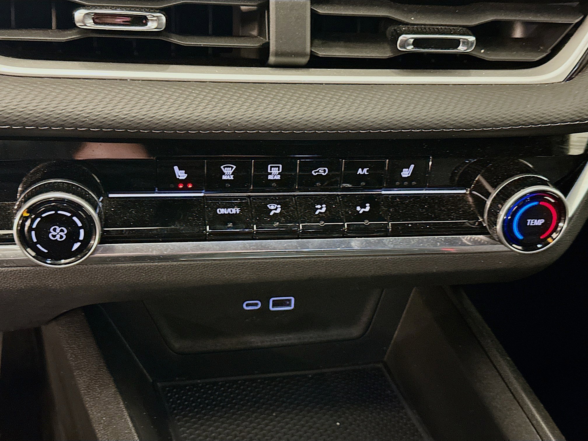 Used 2025 Chevrolet Equinox LT AWD/4WD image 23