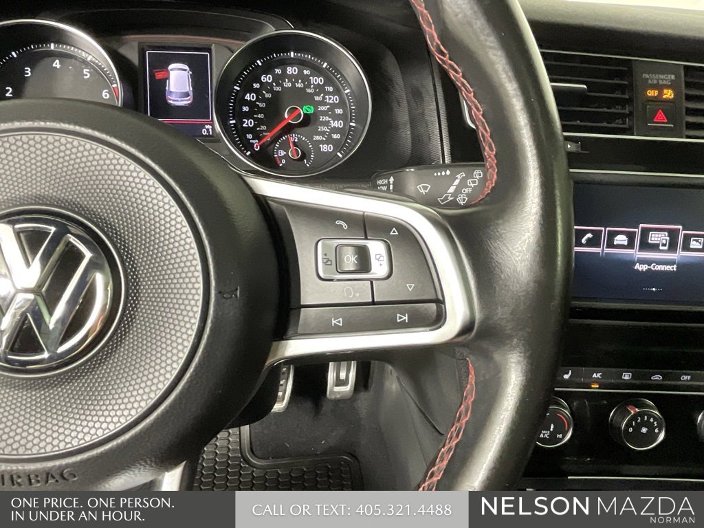 Used 2017 Volkswagen GTI SE image 40