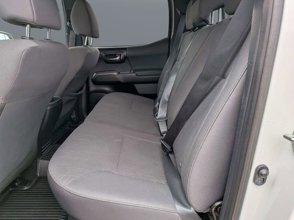 Used 2018 Toyota Tacoma TRD Off-Road image 14