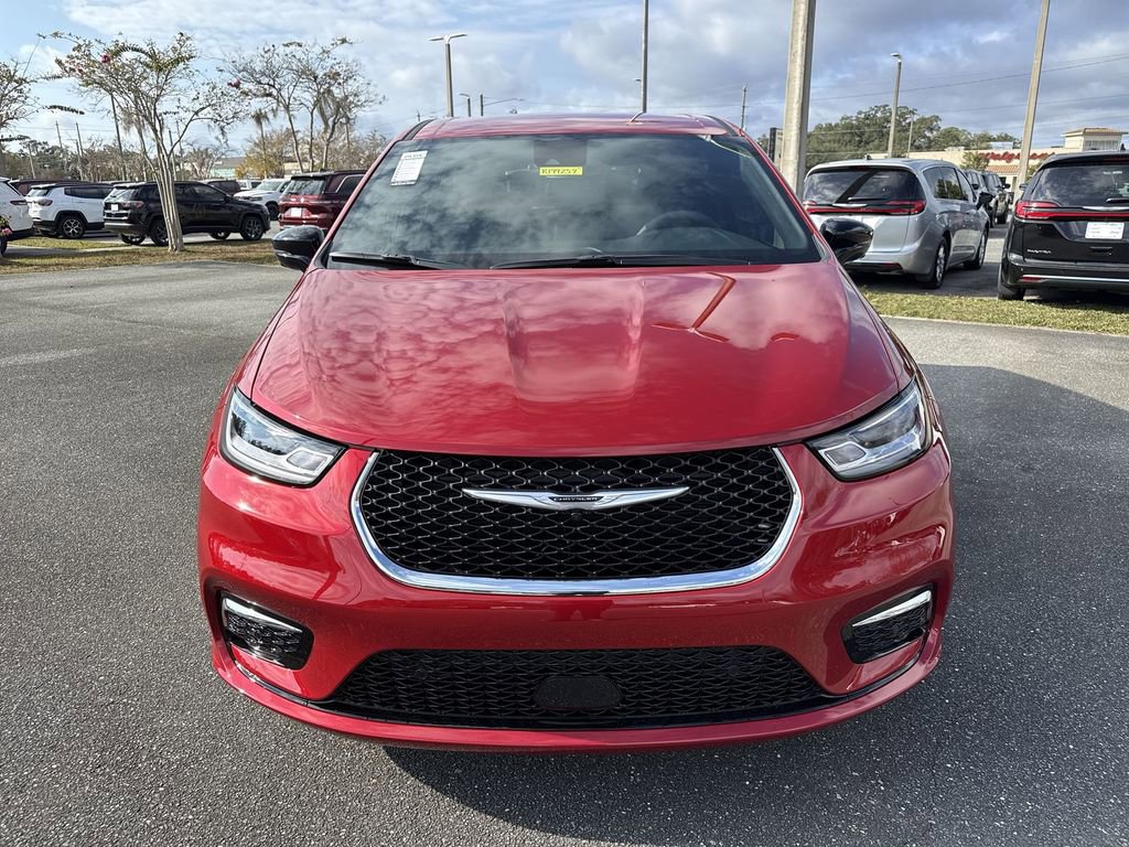 New 2026 Chrysler Pacifica Select image 8