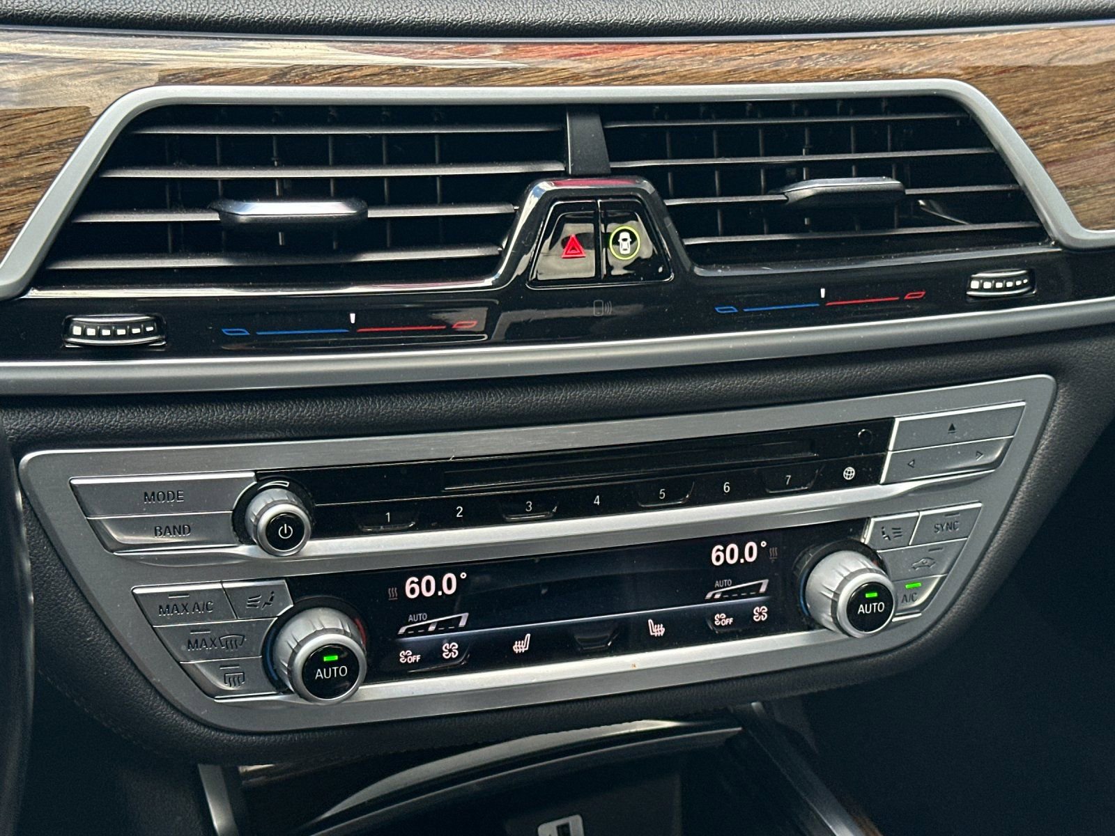 Used 2017 BMW 740e xDrive AWD/4WD image 19