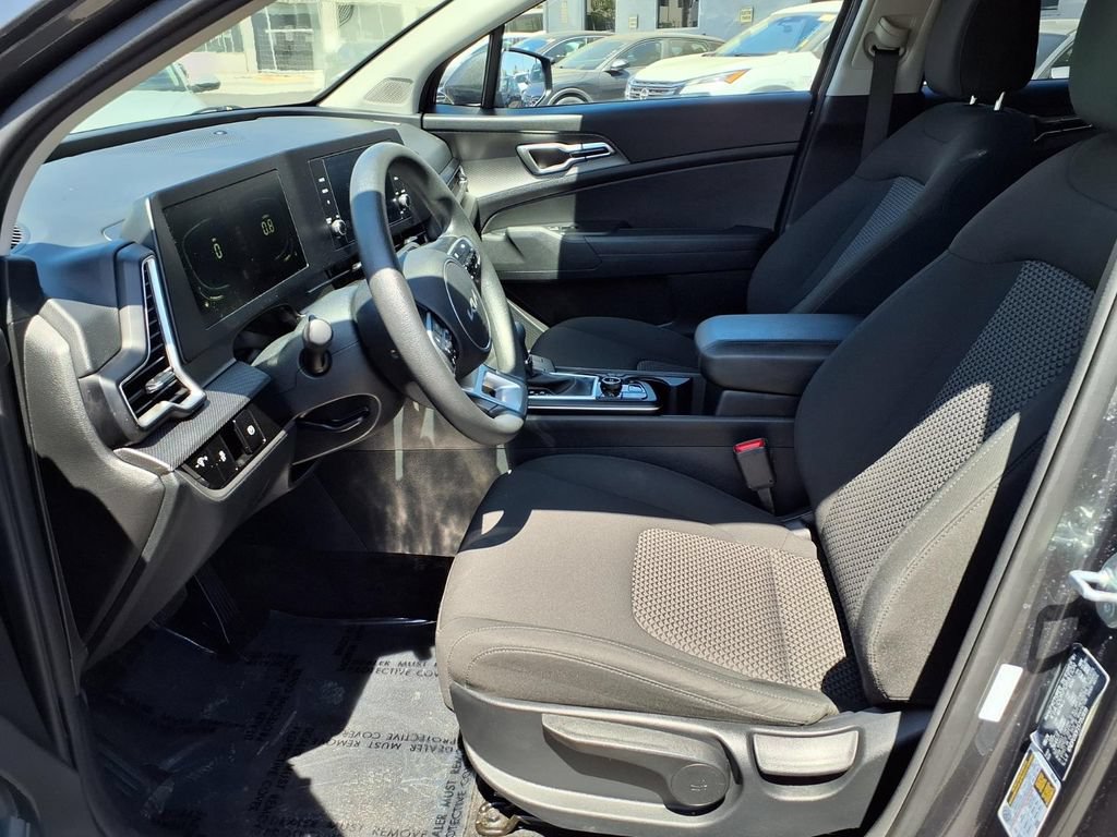 Used 2025 Kia Sportage LX FWD image 25