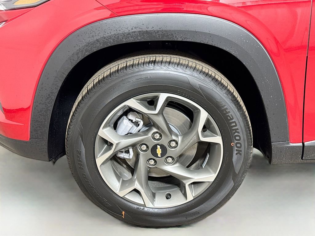 New 2026 Chevrolet Trax LT w/ Sunroof Package FWD image 19