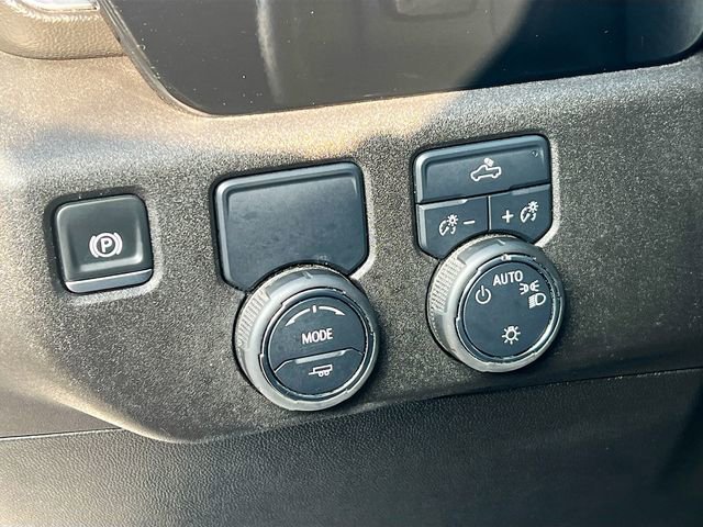 Used 2025 Chevrolet Silverado 1500 LT image 10