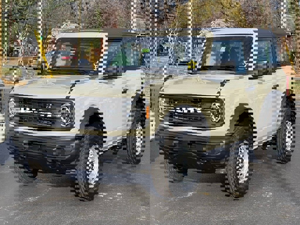 New 2025 Ford Bronco 2-Door image 2