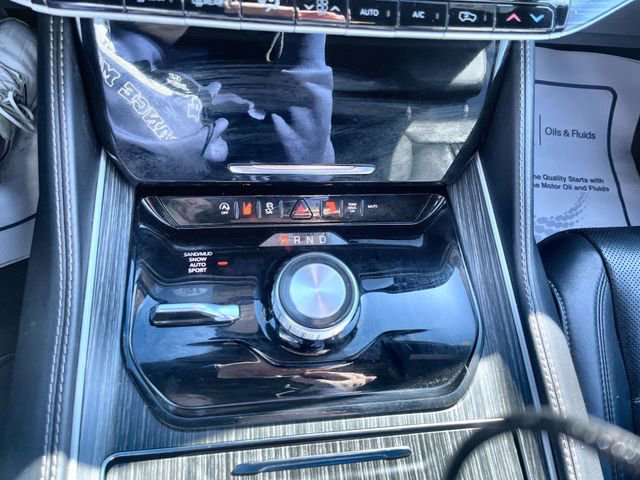 Used 2024 Jeep Wagoneer L Series II w/ Flexible Seating Group image 23