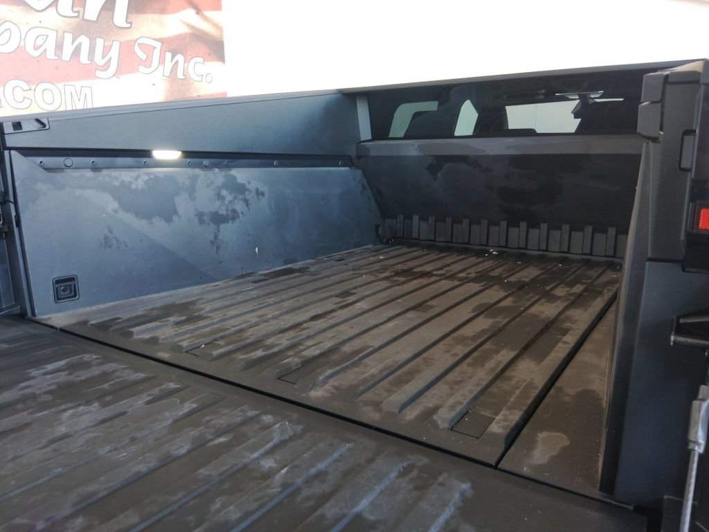 Used 2026 Tesla Cybertruck 2WD Crew Cab image 20