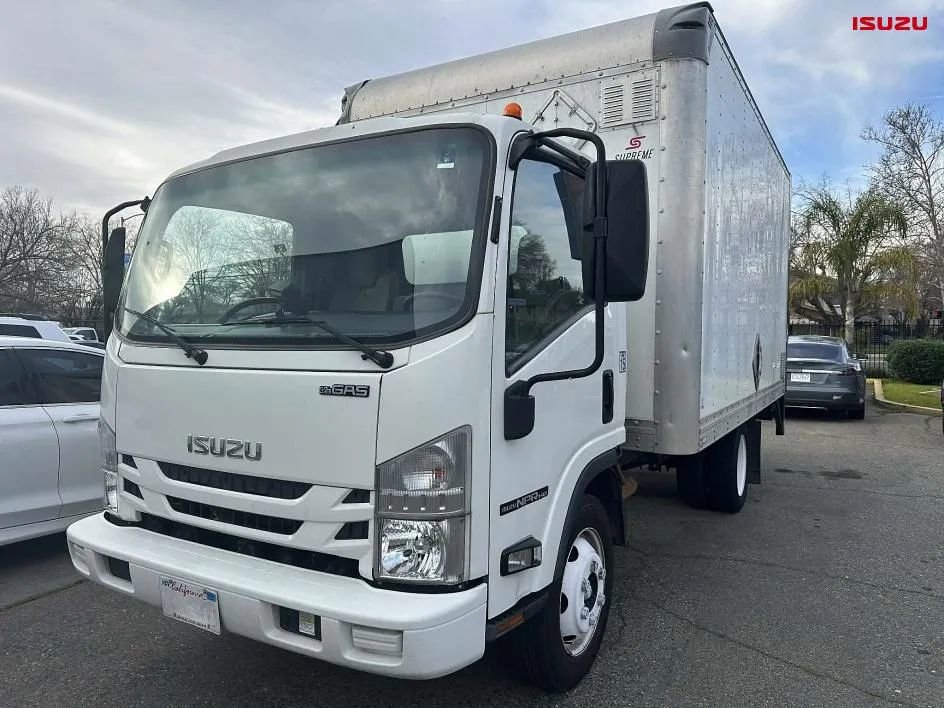 Used 2020 Isuzu NPR image 3