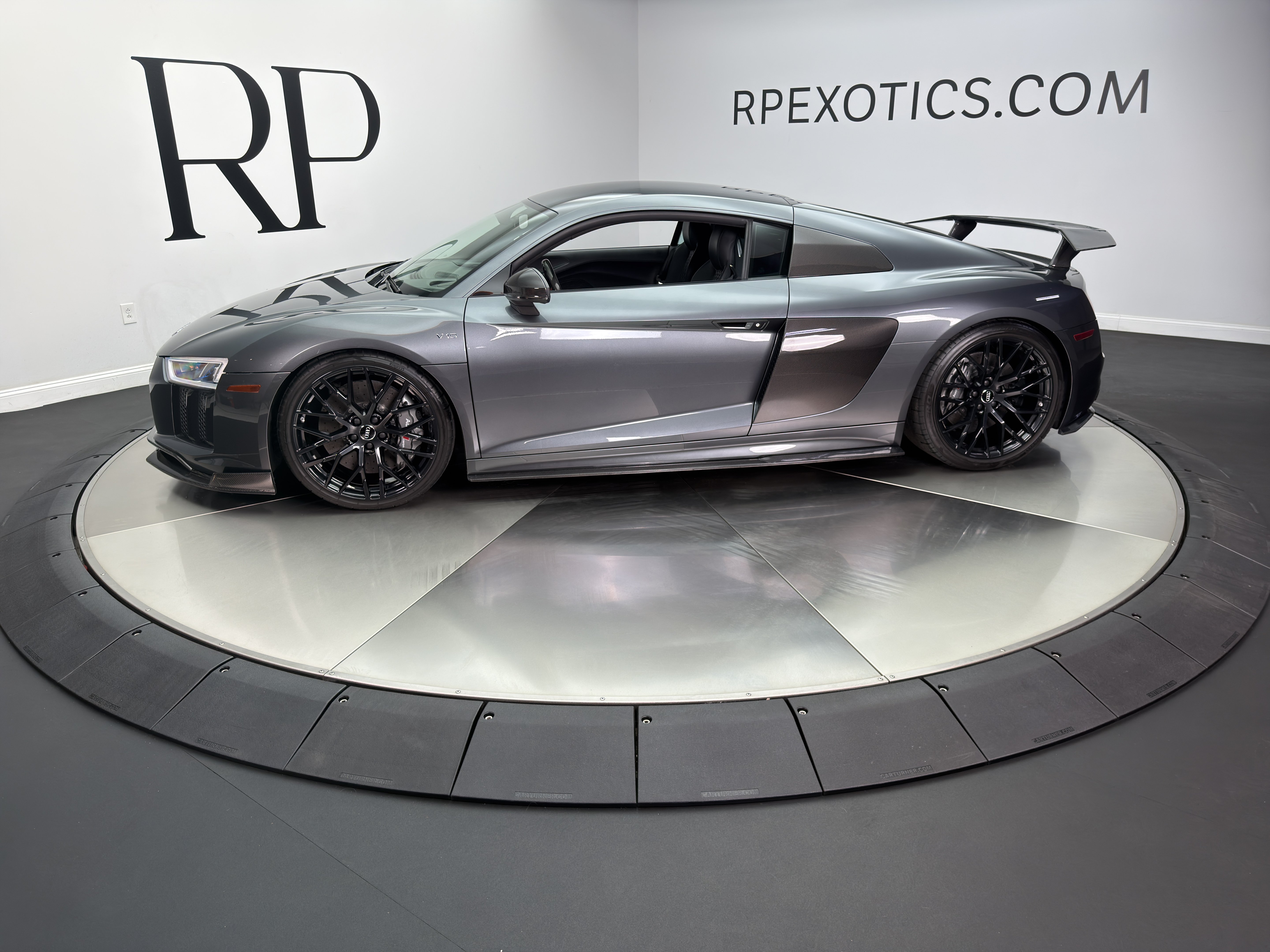 Used 2018 Audi R8 V10 plus AWD/4WD image 6