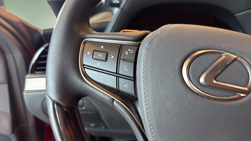 Certified 2025 Lexus LS 500 AWD w/ Luxury Package image 21