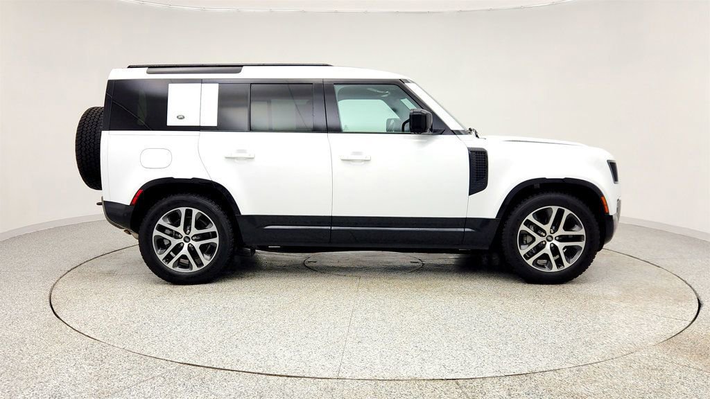 Used 2022 Land Rover Defender 110 X-Dynamic HSE image 4