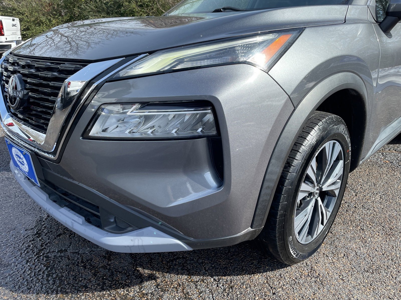 Used 2023 Nissan Rogue SV image 9