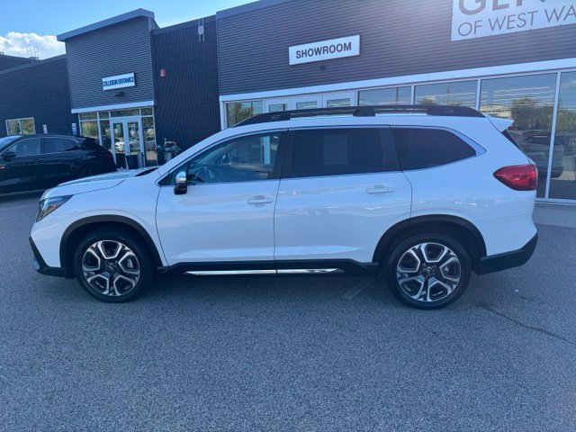 Used 2023 Subaru Ascent Limited w/ Technology Package AWD/4WD image 4