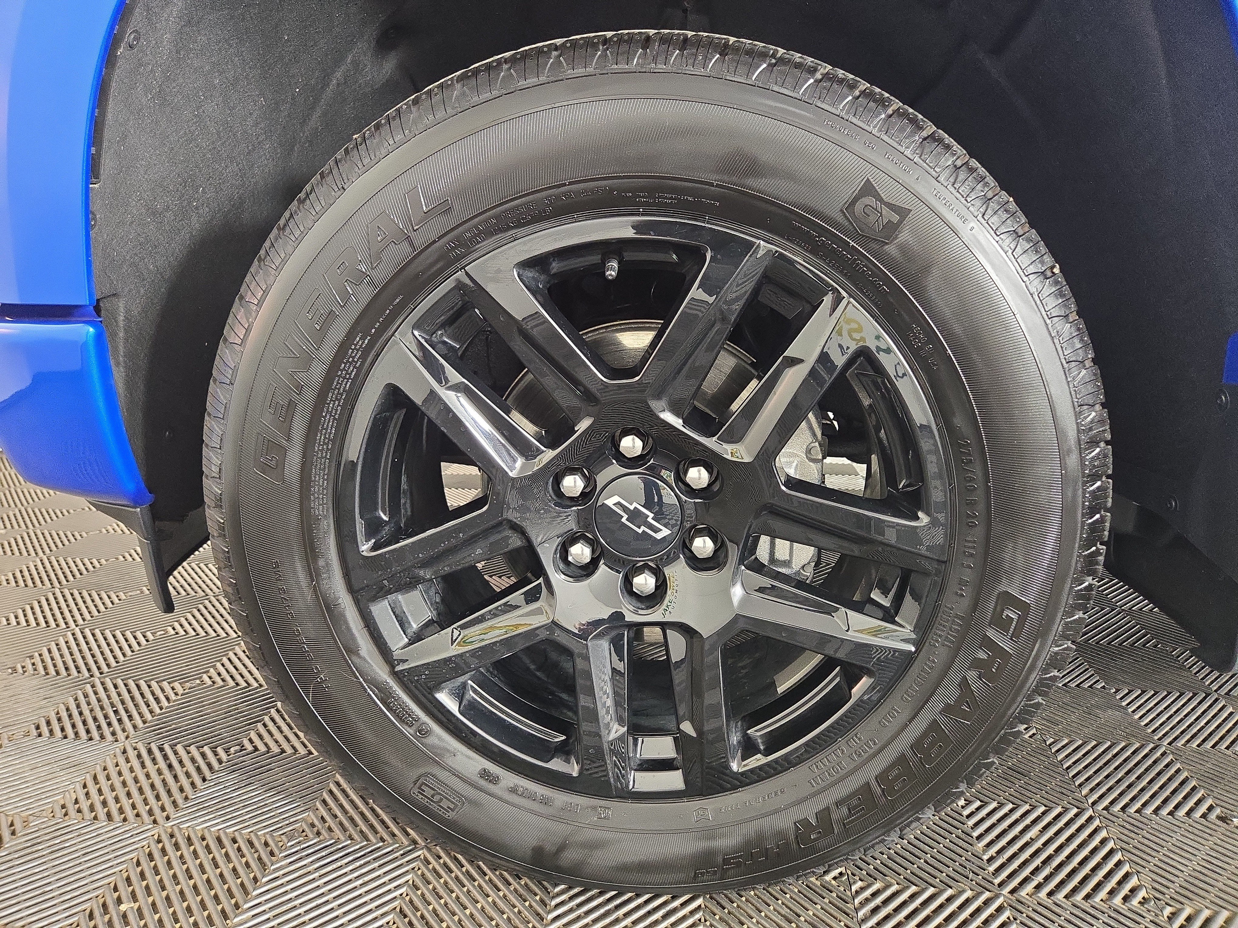 Certified 2026 Chevrolet Silverado 1500 Custom w/ LPO, Dark Essentials Package AWD/4WD image 33