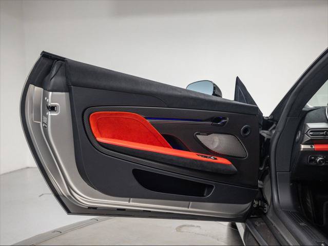 Used 2025 Aston Martin Vanquish RWD image 27