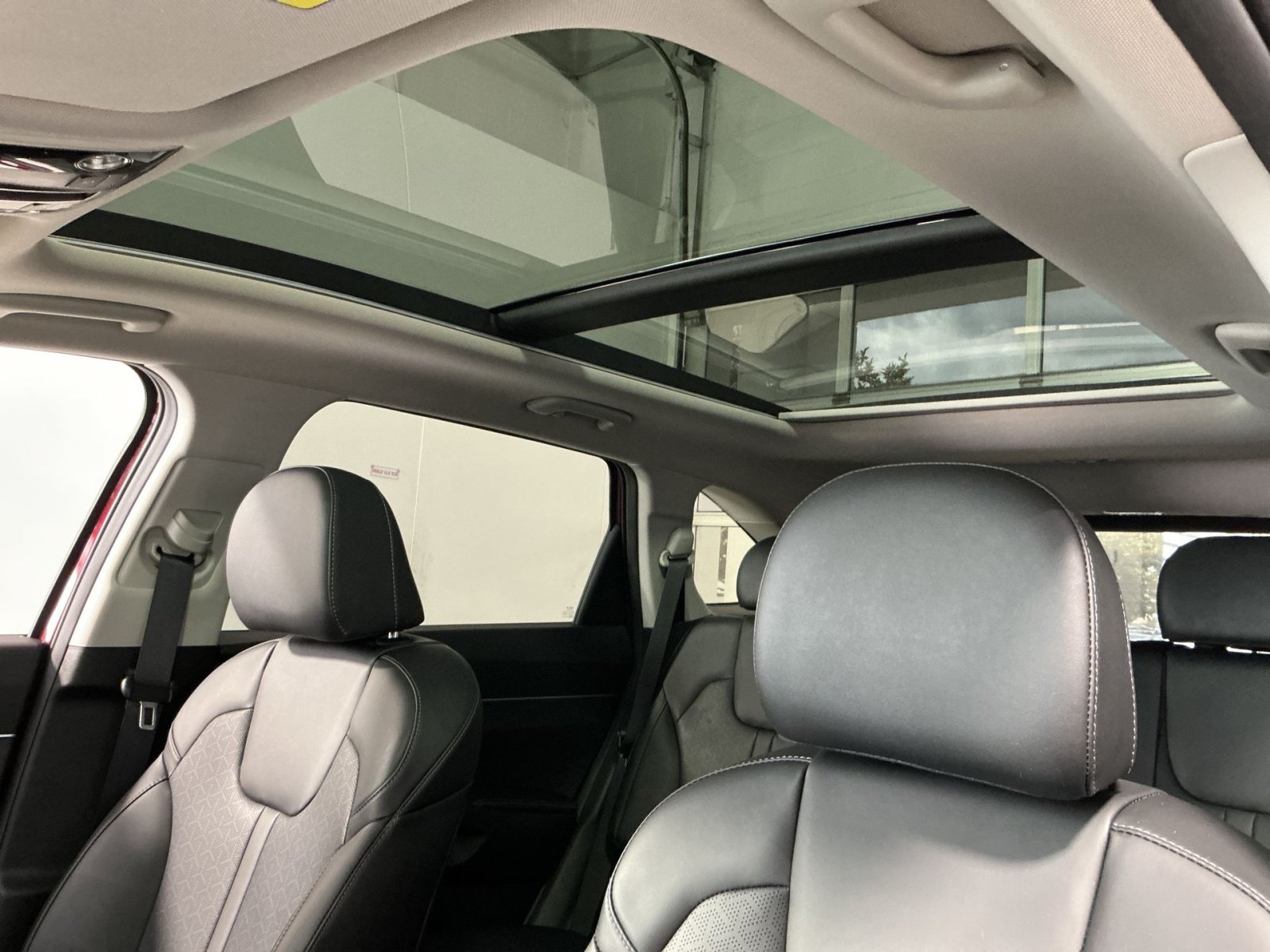 Used 2023 Kia Sorento S w/ Panoramic Sunroof Package FWD image 25