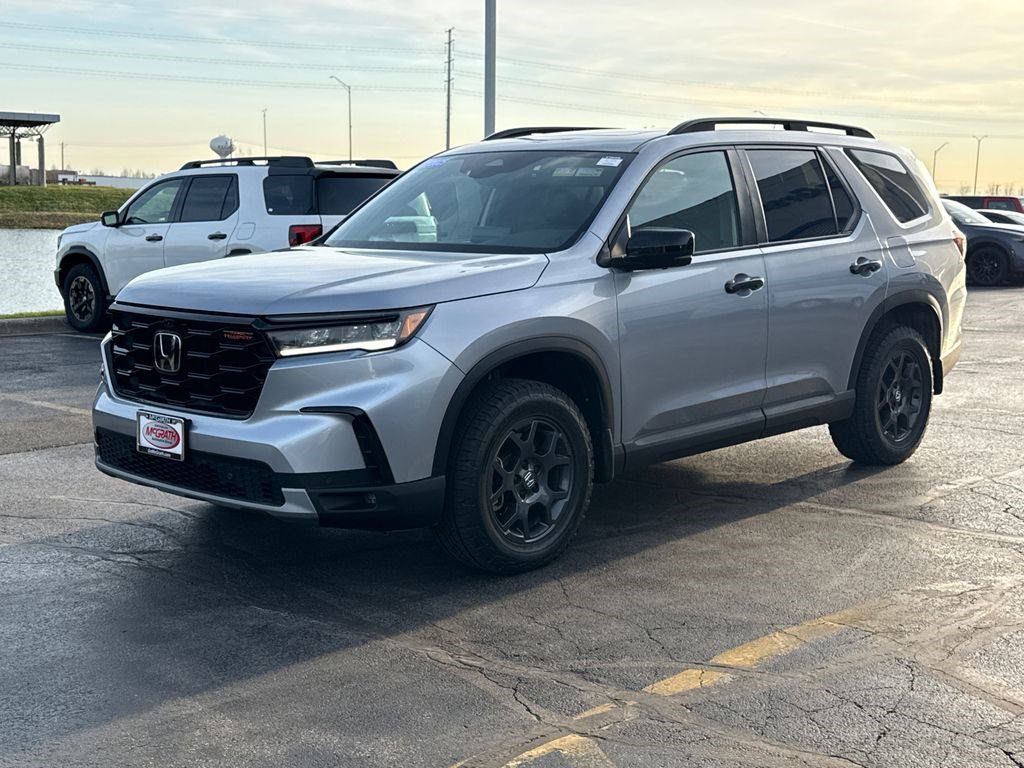 Certified 2025 Honda Pilot TrailSport image 7