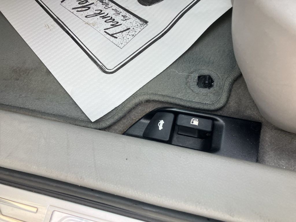Used 2016 Toyota Camry XLE FWD image 31