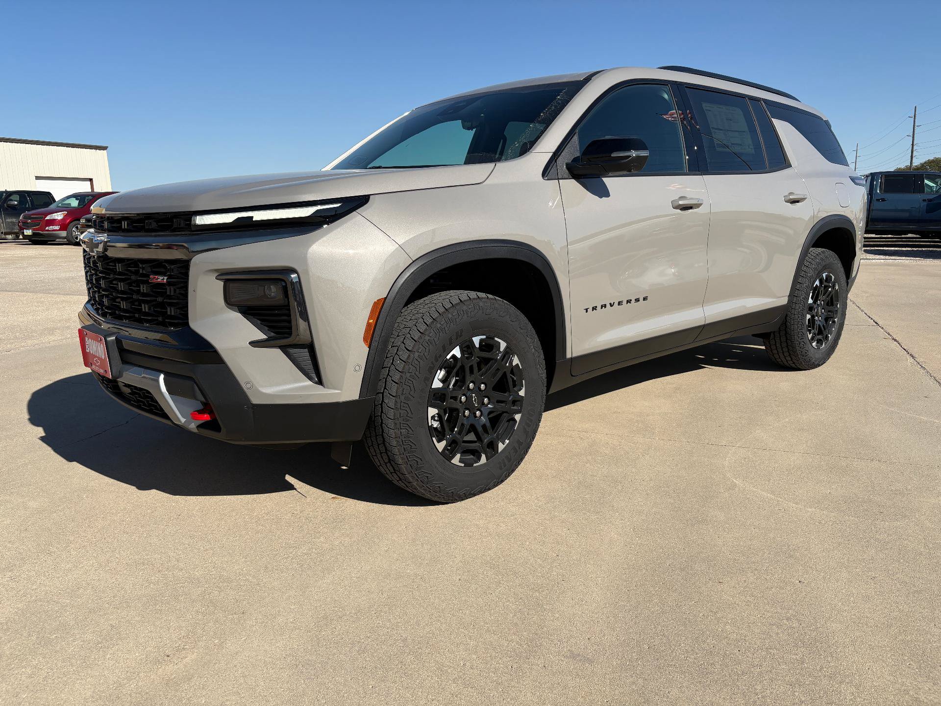 New 2027 Chevrolet Traverse Z71 w/ Enhanced Driving Package AWD/4WD image 2